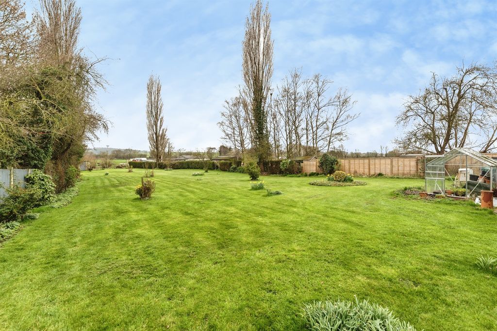 Property photo 2 of 20