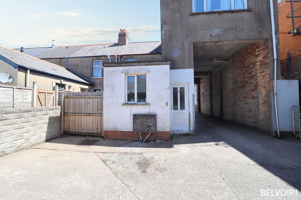Property photo 1 of 5