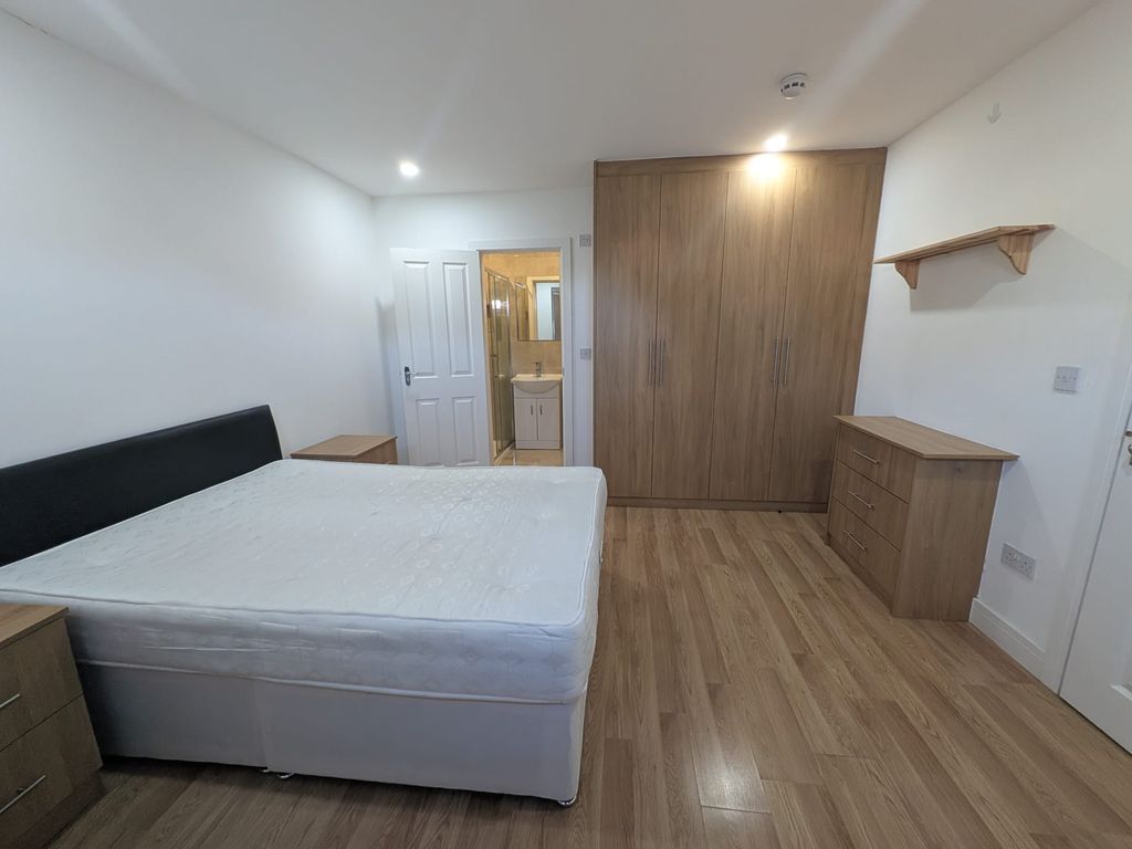 Property photo 3 of 9 Photo