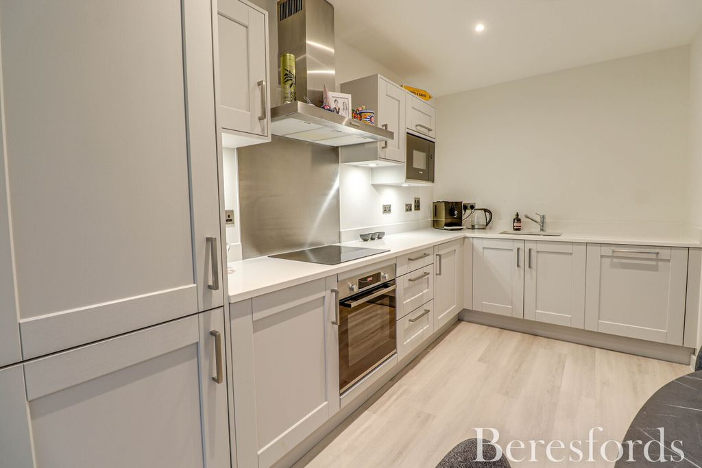 Property photo 3 of 22 Picture No. 12