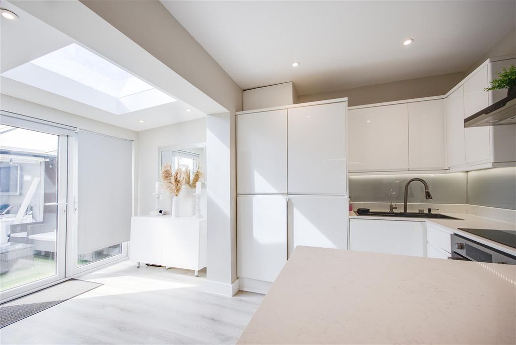 Property photo 2 of 13 Kitchen