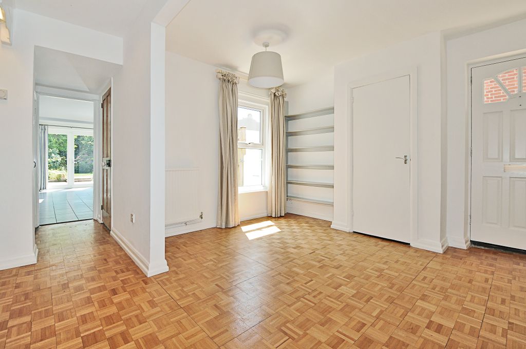 Property photo 3 of 9 607136%20(5)c.Jpg