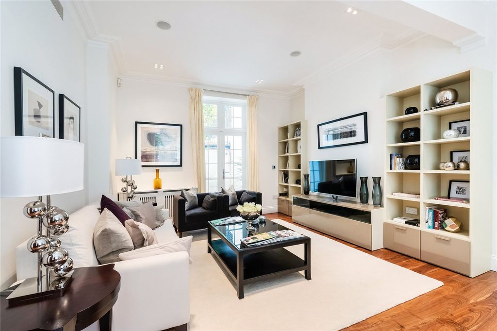 Property photo 2 of 24 Reception