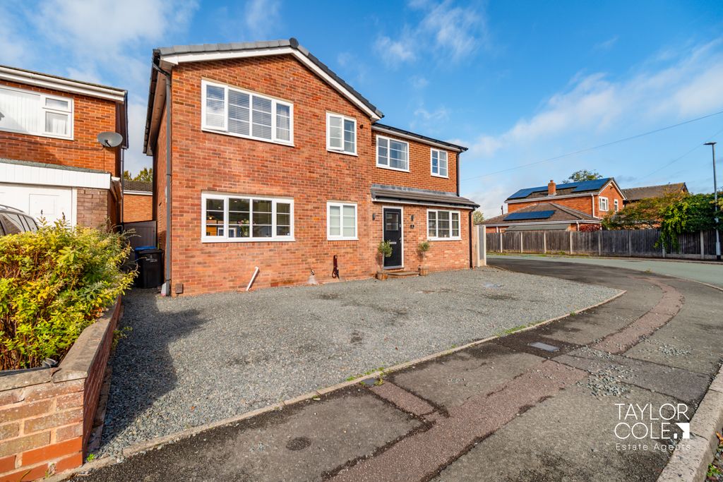 Property photo 1 of 32