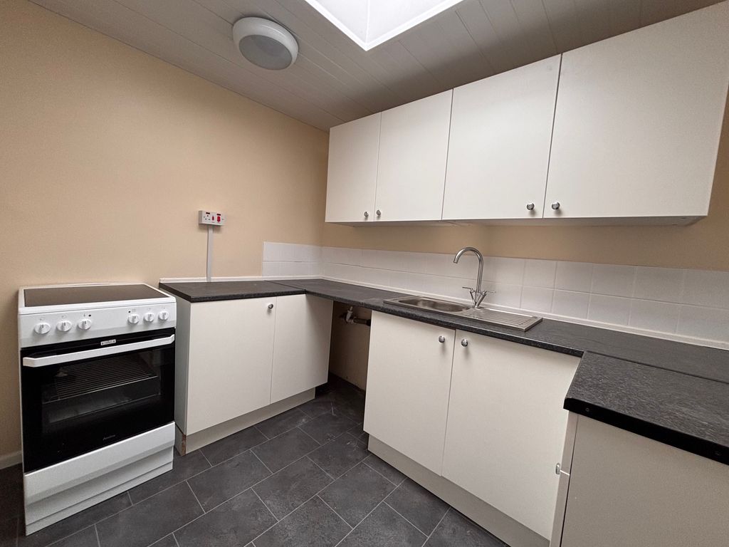 Property photo 1 of 8 Kitchen