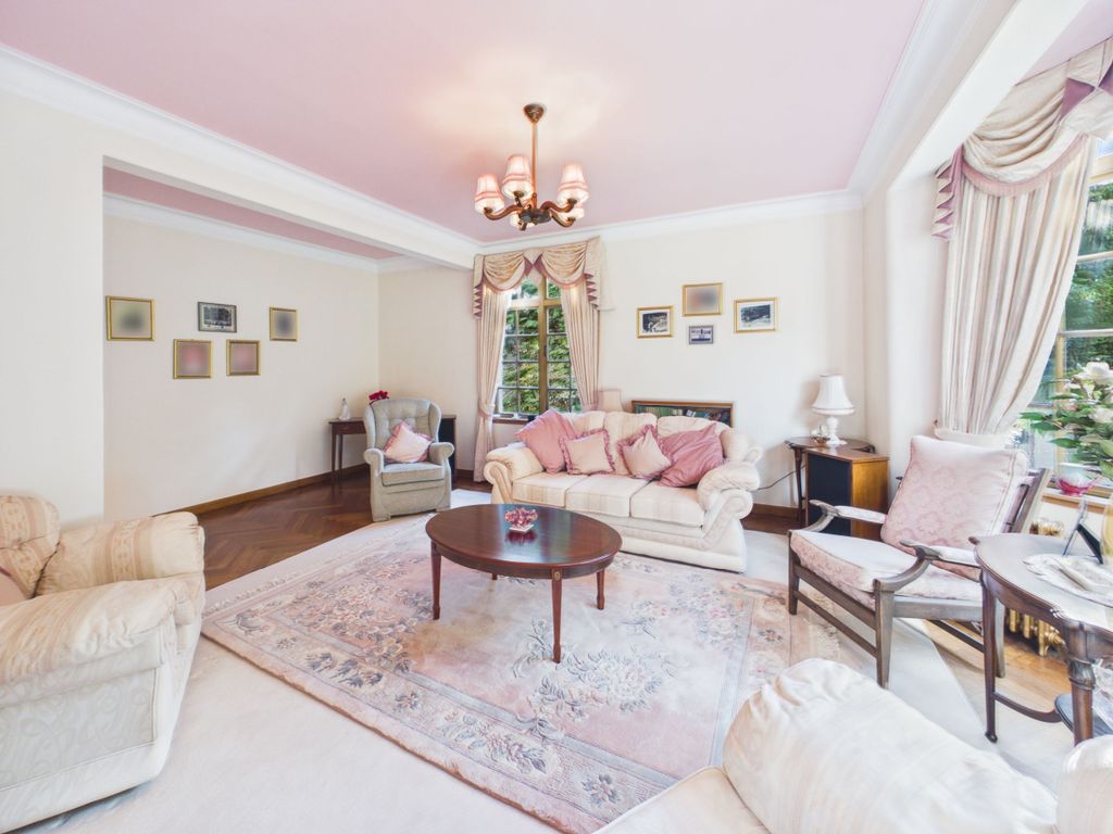Property photo 3 of 44