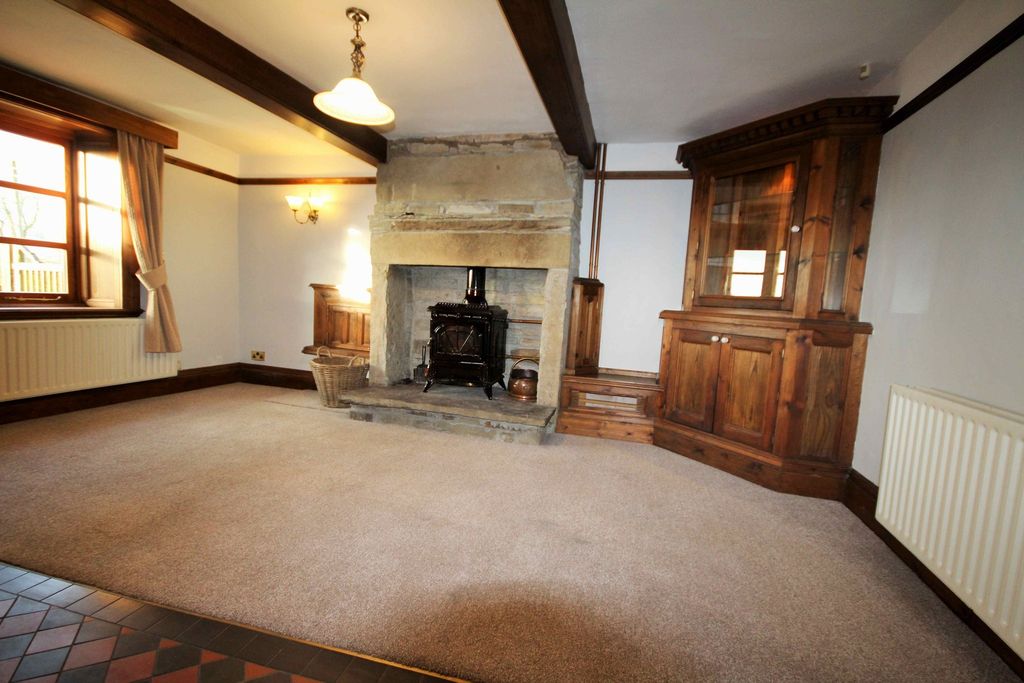 Property photo 3 of 12 Photo