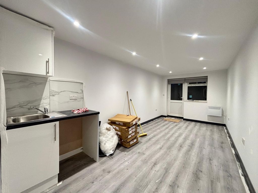 Property photo 1 of 4 Bedroom 2