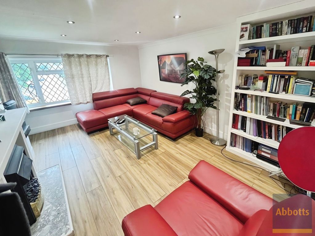 Property photo 1 of 4