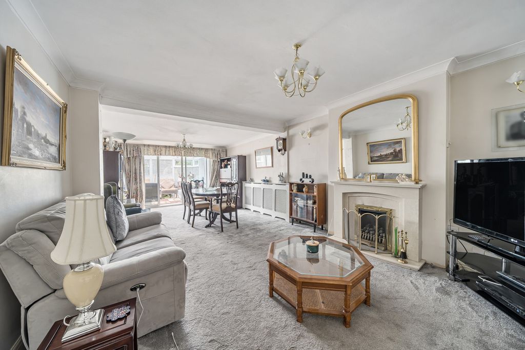 Property photo 2 of 20 1340158-11-689E00...
