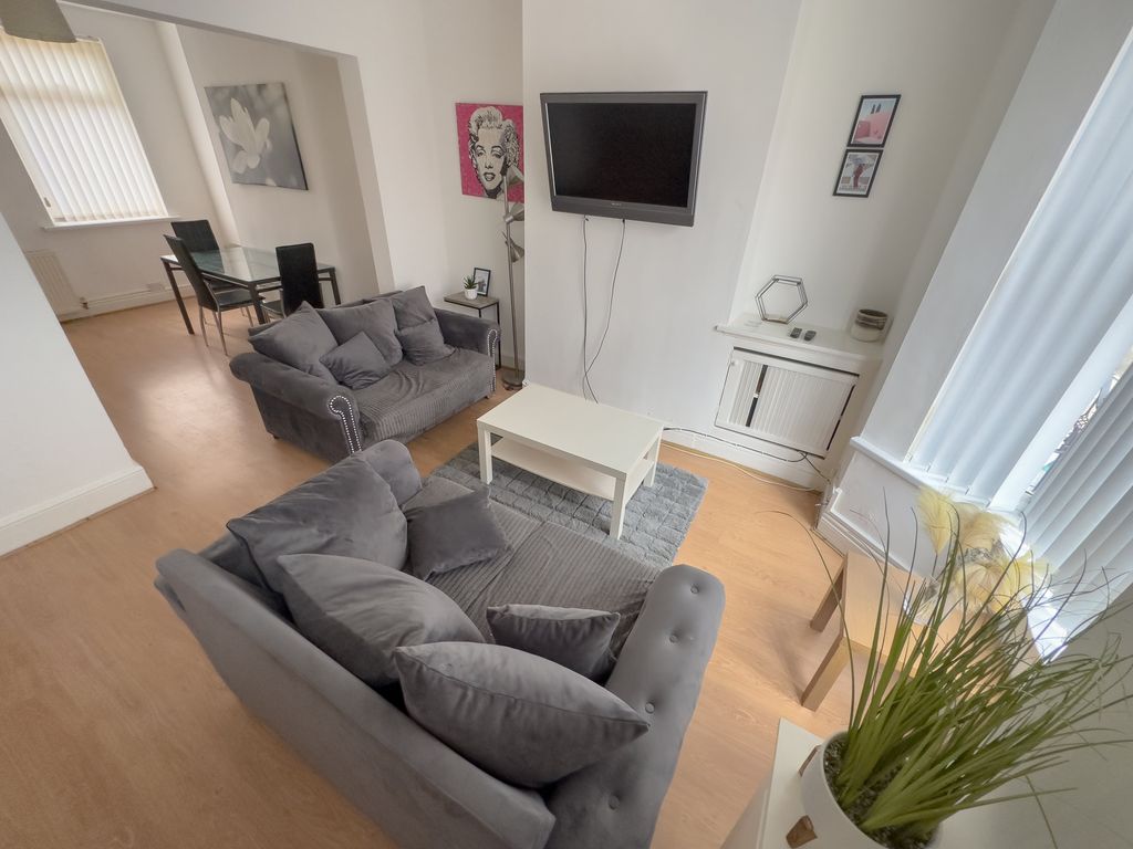 Property photo 3 of 9 9