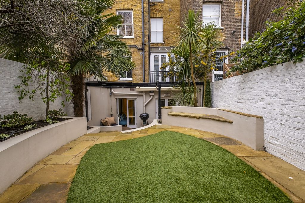 Property photo 1 of 12 Flat-1-88-Beaufor...