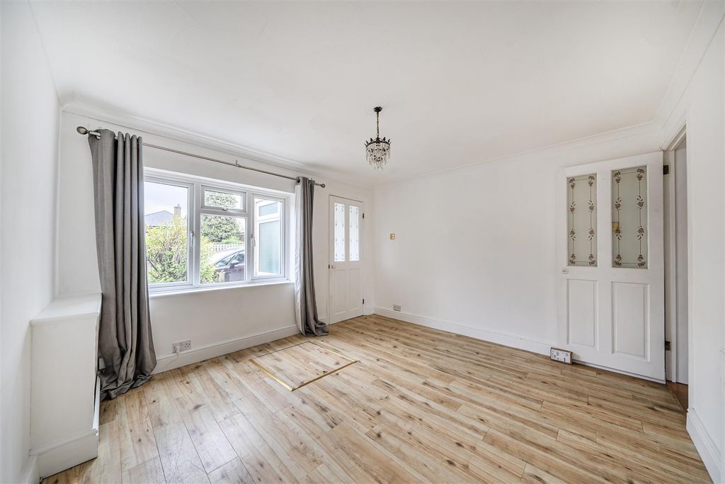 Property photo 2 of 21 1446536-17-69Dfde0481A0A.Jpg