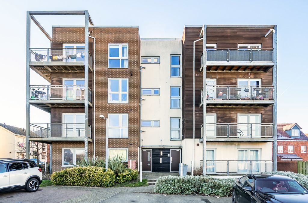 Property photo 1 of 9 External