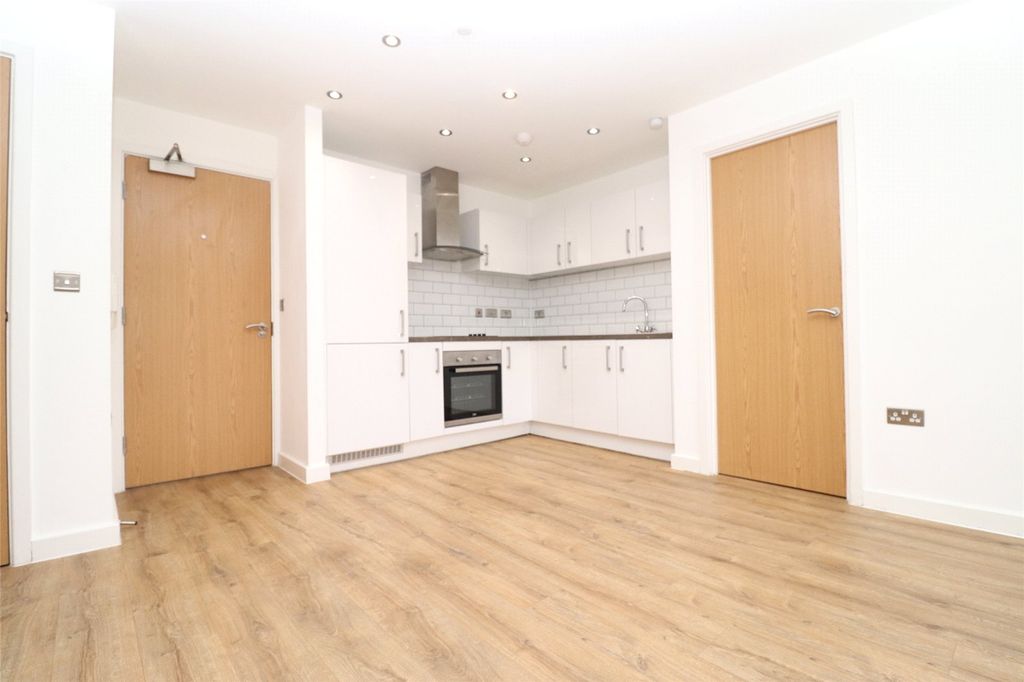 Property photo 3 of 12 Picture No. 11