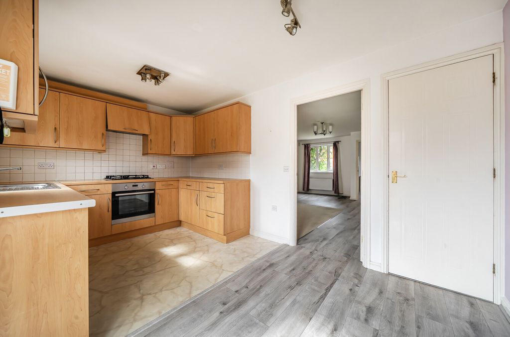 Property photo 3 of 18 1484894-15-6A4391...