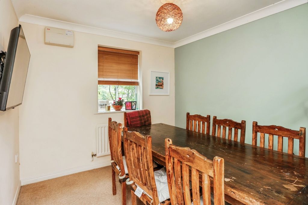 Property photo 3 of 17 Photo