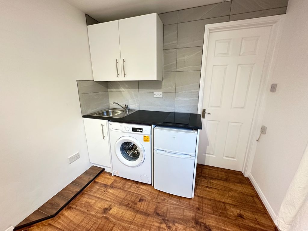 Property photo 2 of 4 4257161