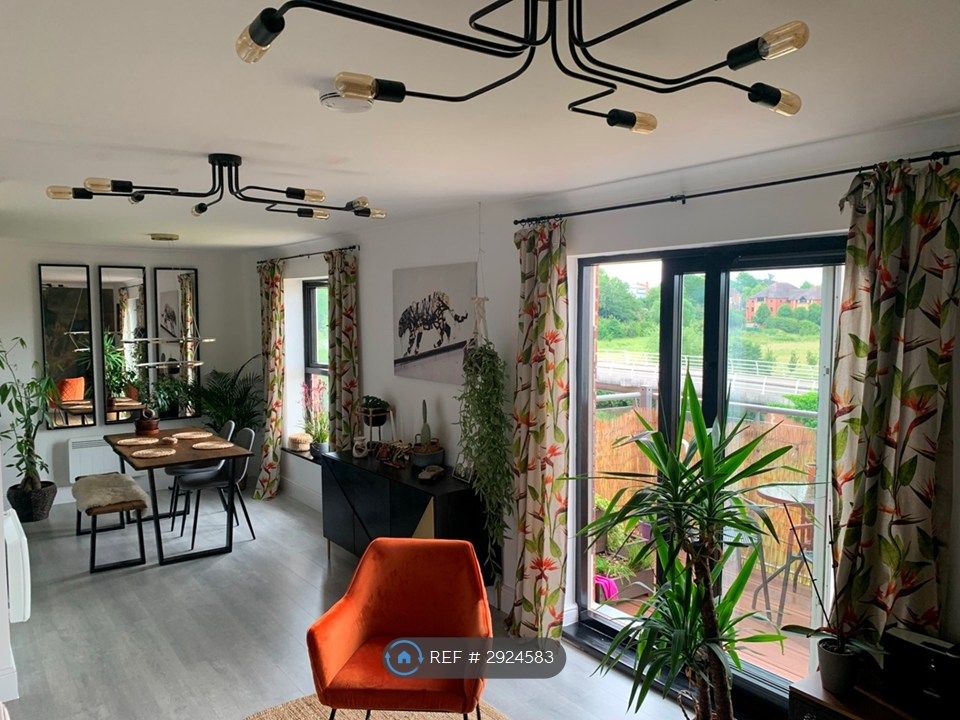 Property photo 1 of 11 Living Area 1
