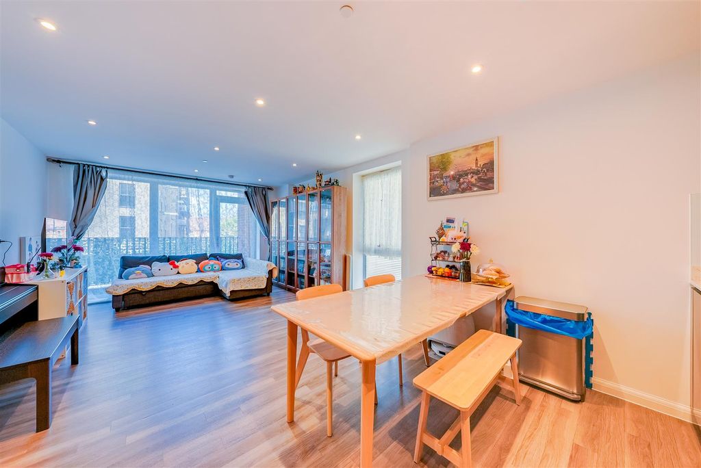 Additional image 21 of 2 bed flat for saleTruman Way, Dartford DA1