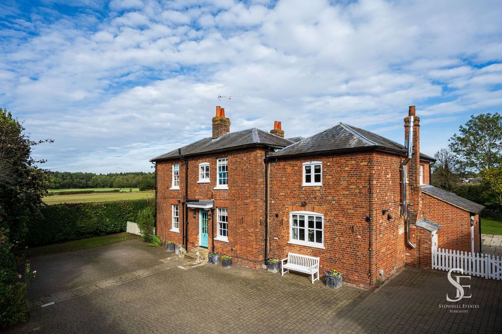 Property photo 2 of 32 Front Of House With Driveway