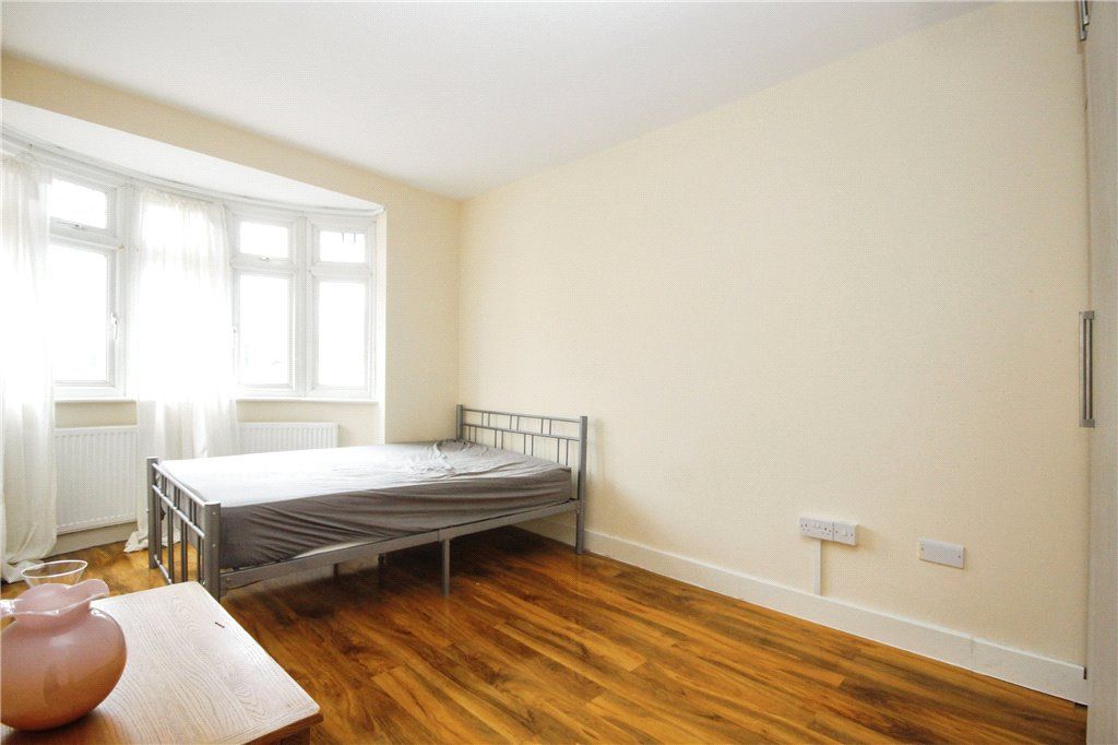 Property photo 2 of 10 Bedroom