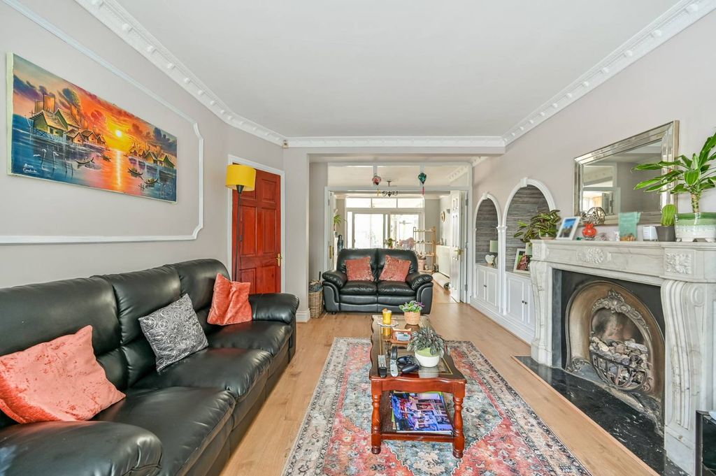Property photo 3 of 14
