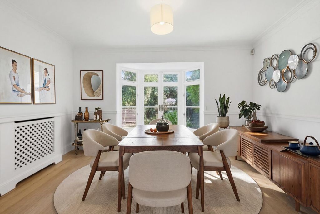 Property photo 3 of 16 Dining Room