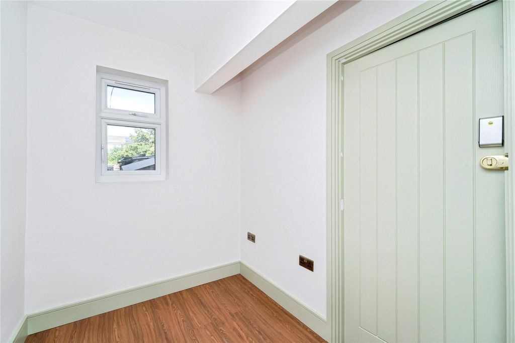 Property photo 1 of 12 Bedroom
