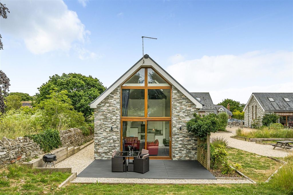 Property photo 3 of 15 995003 (10).Jpg