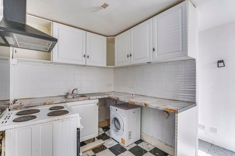 Property photo 2 of 8 Photo 6