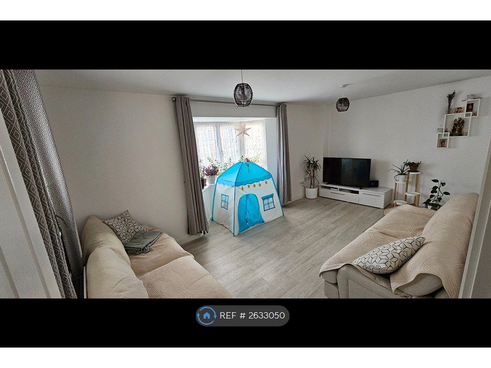 Property photo 2 of 11