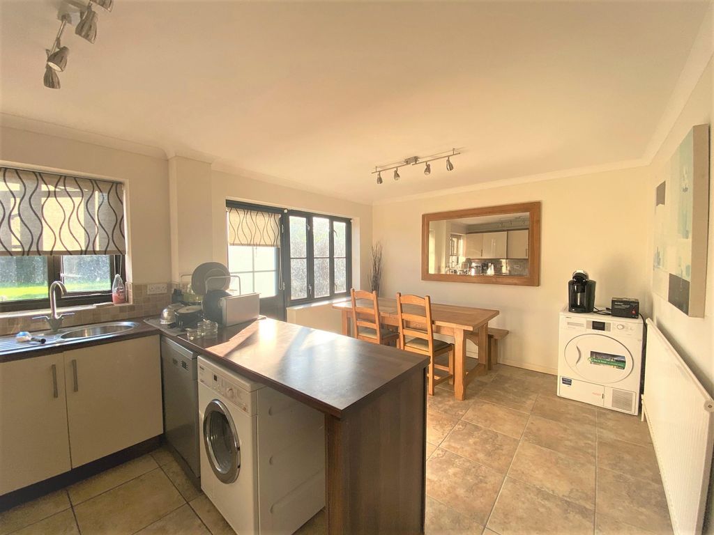 Property photo 3 of 11 Image