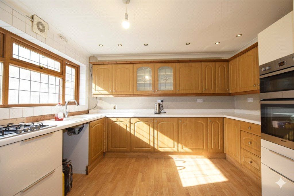 Property photo 2 of 8 Picture No. 30