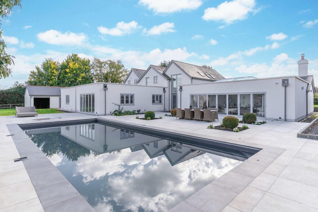 Property photo 2 of 55 The Cottage 16.Jpg