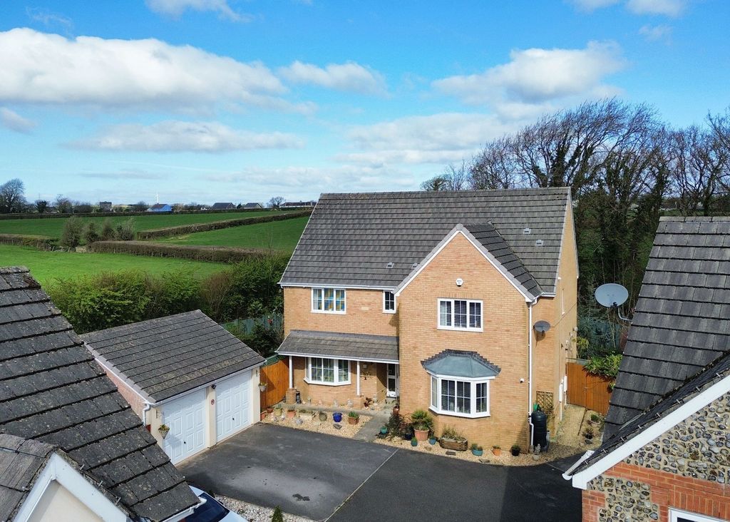 Property photo 1 of 34