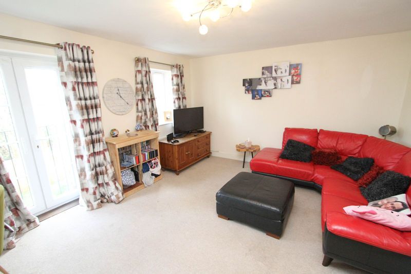 Property photo 2 of 20 Sitting Room