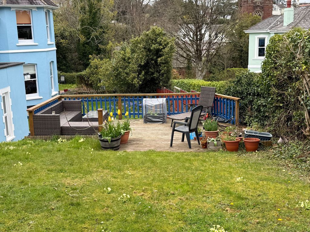 Property photo 2 of 43