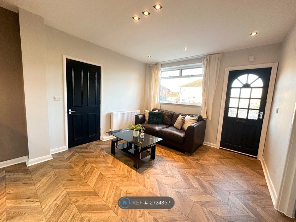 Property photo 3 of 13 Kitchen/Sitting Room
