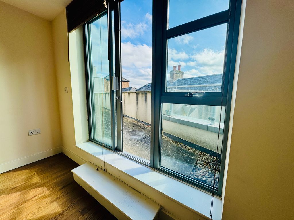 Property photo 2 of 14 Image