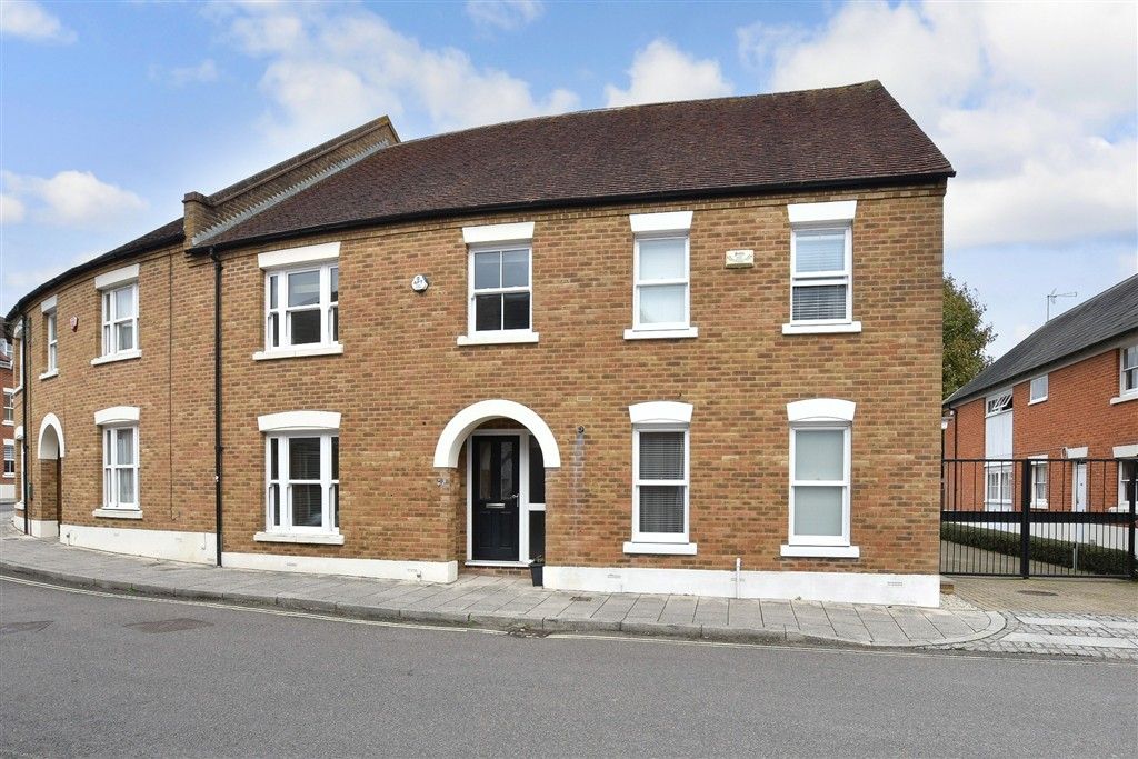 Property photo 2 of 9 External (Web)