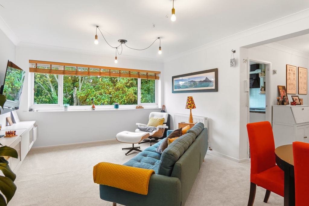Property photo 2 of 17 Sandhill023