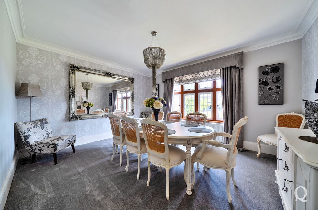 Property photo 3 of 28 33Aebfeb-886A-453...
