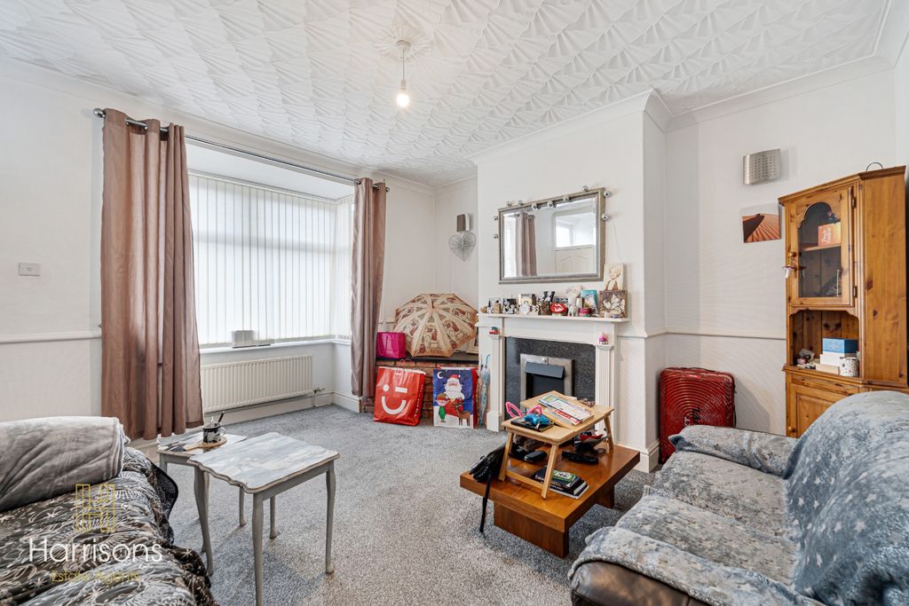 Property photo 2 of 18 4998091