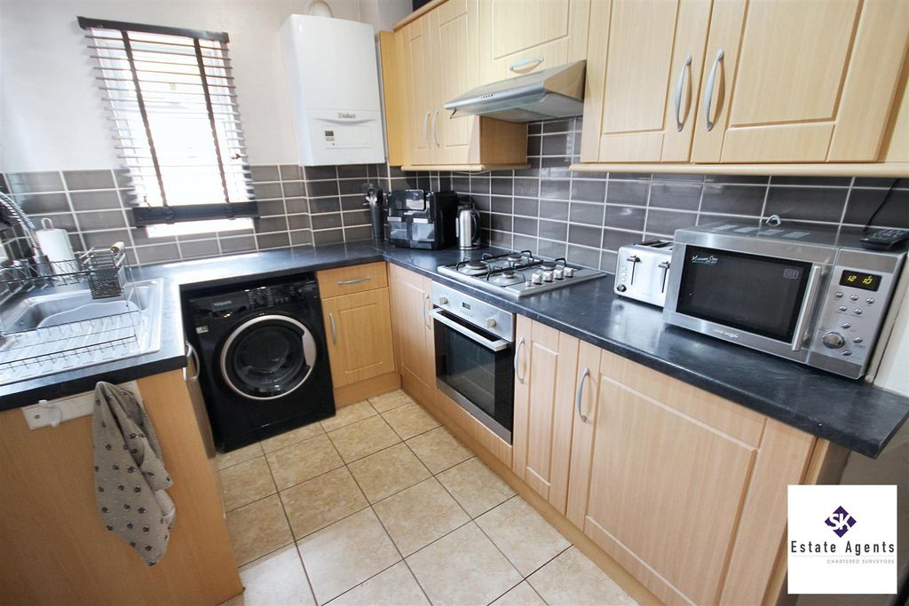 Property photo 3 of 17 Kitchen/Diner