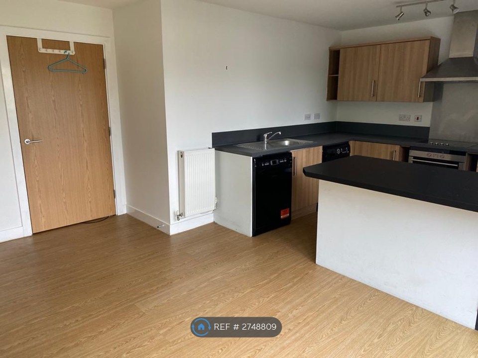 Property photo 2 of 27