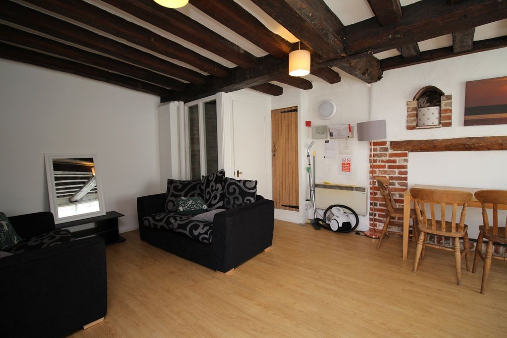 Property photo 3 of 11 Picture 3