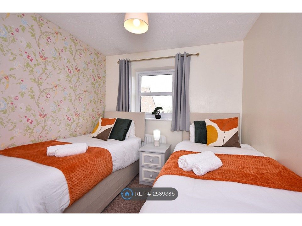 Property photo 3 of 35