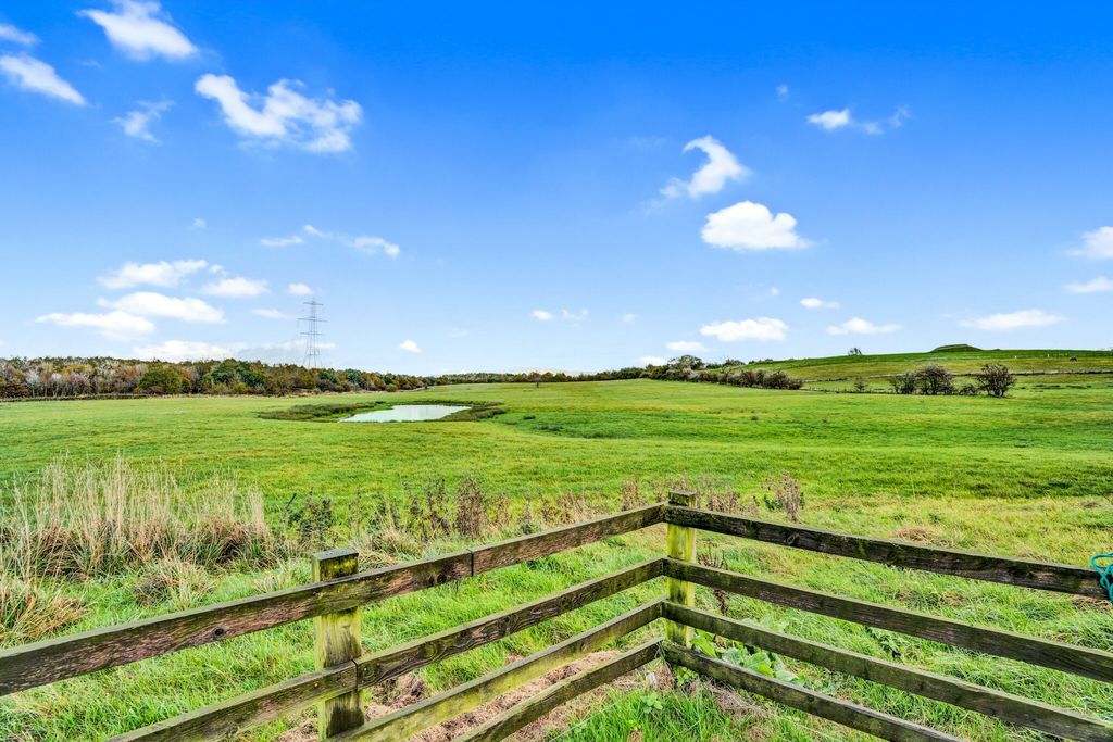 Property photo 3 of 65