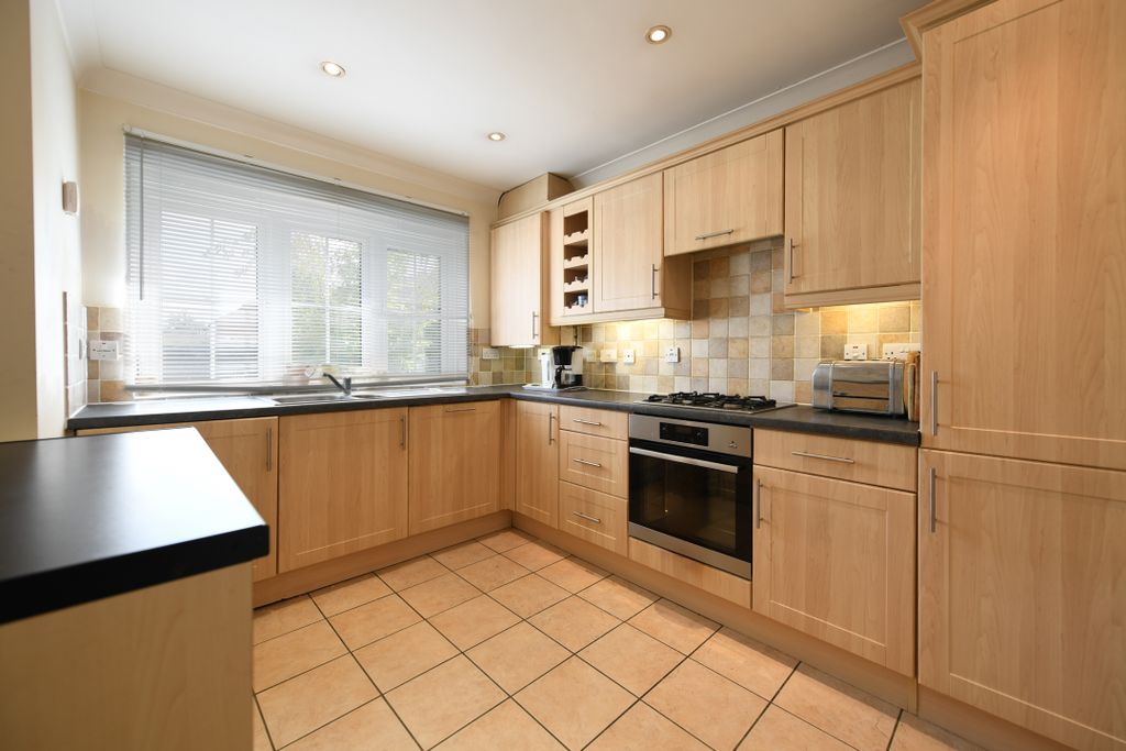 Property photo 3 of 18